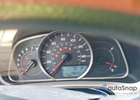 2014 Toyota Rav4 Le z USA, uszkodzony, nr VIN JTMZFREV2EJ013915